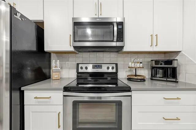 $5,250 | 1214 West Hudgins Street, Grapevine, TX 76051