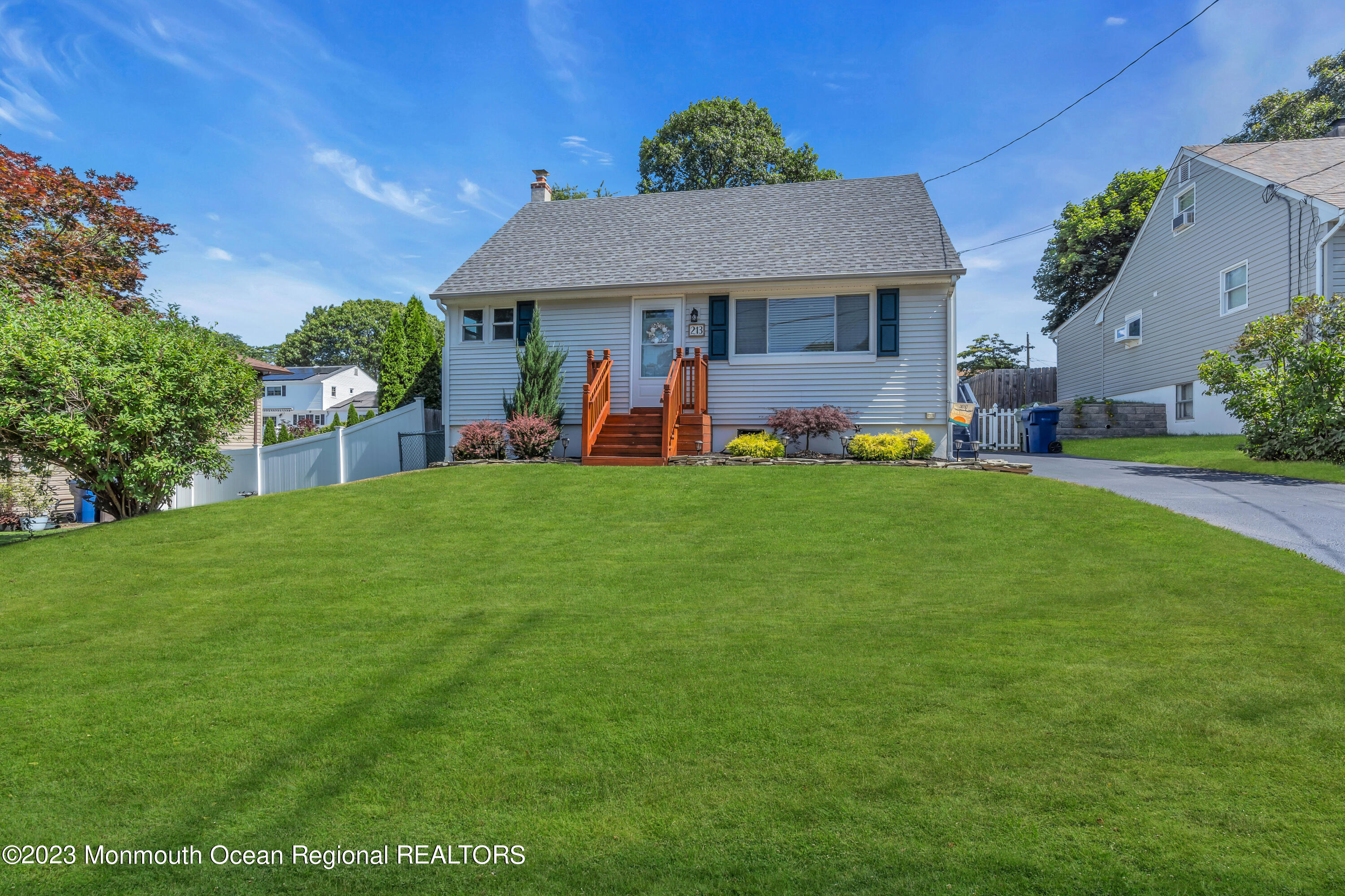 213 Milford Road Neptune Township, NJ 07753 - Photo 3 of 36 006_dsc07709-1