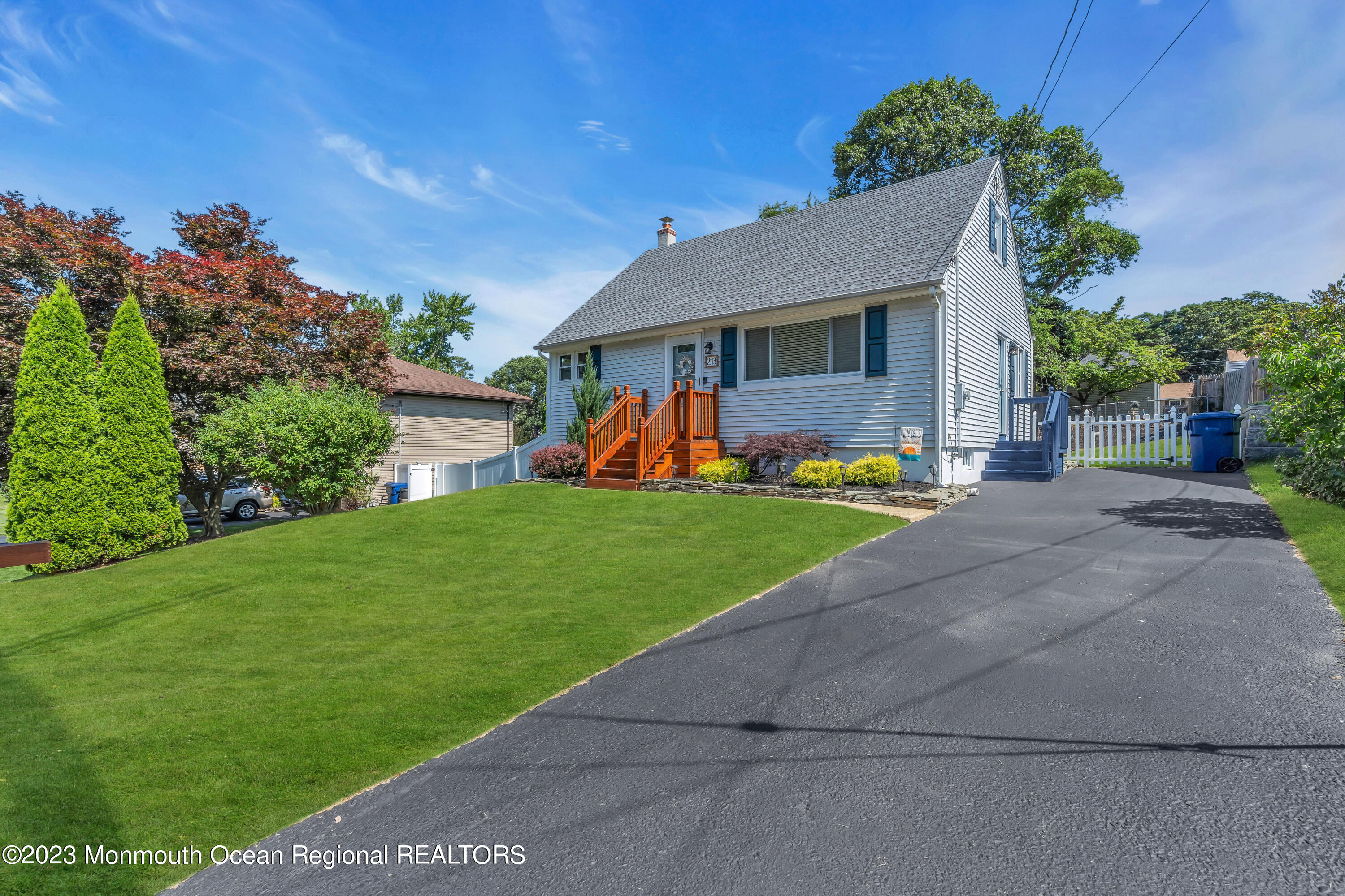 213 Milford Road Neptune Township, NJ 07753 - Photo 4 of 36 007_dsc07714-1