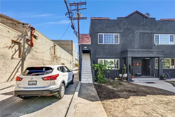 $3,300 | 924 South Sunol Drive, Unit 1/2, Los Angeles, CA 90023