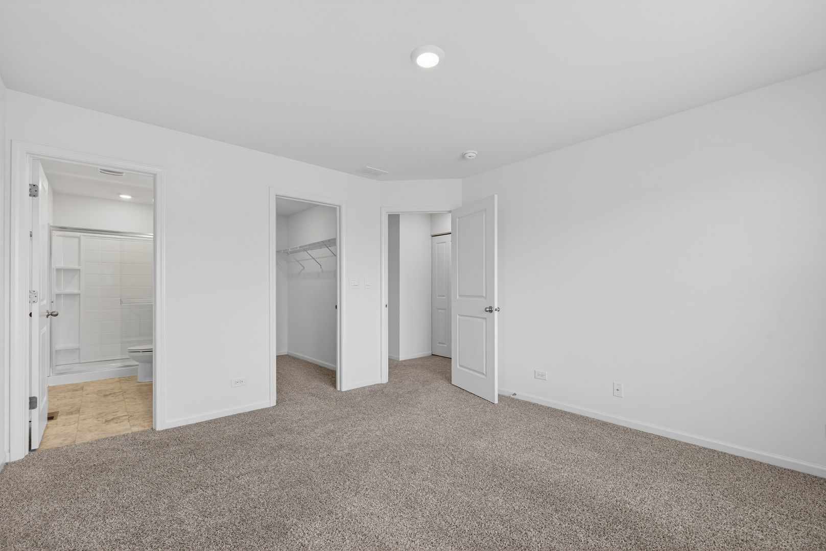 3831 Currant Lane Elgin, IL 60124 - Photo 14 of 25 a view of an empty room and closet area