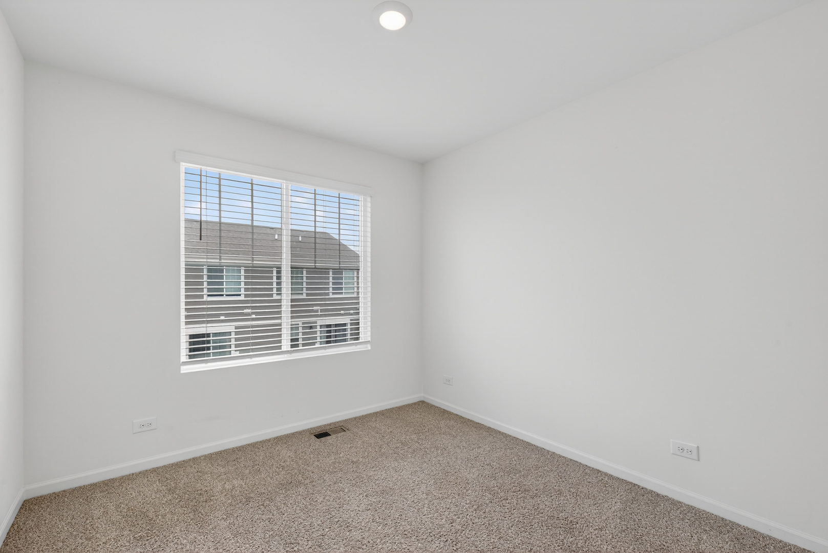 3831 Currant Lane Elgin, IL 60124 - Photo 20 of 25 an empty room with a window