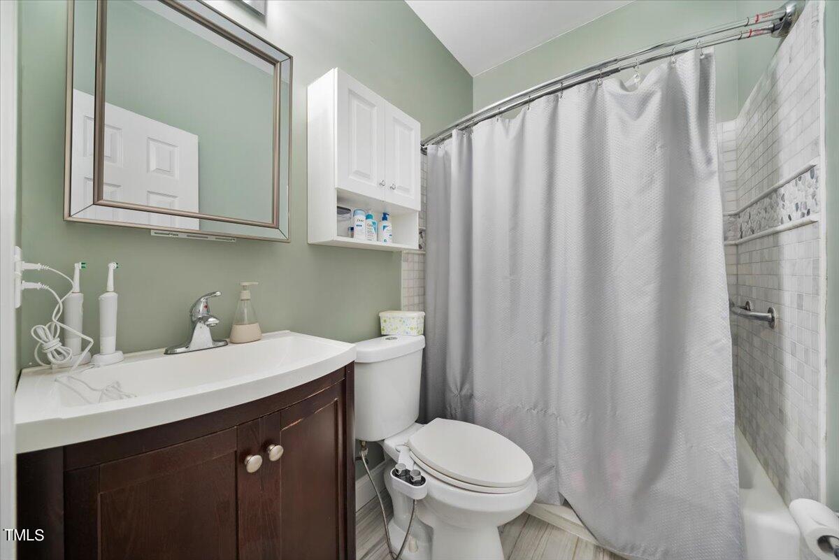 11905 Radner Way Raleigh, NC 27613 - Photo 13 of 35 12-aINT_011