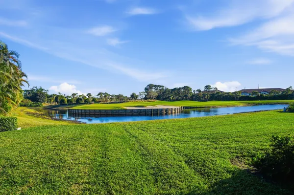 $799,900 | 5061 Southeast Burning Tree Circle, Stuart, FL 34997