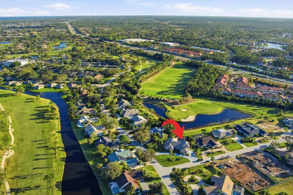 $799,900 | 5061 Southeast Burning Tree Circle, Stuart, FL 34997