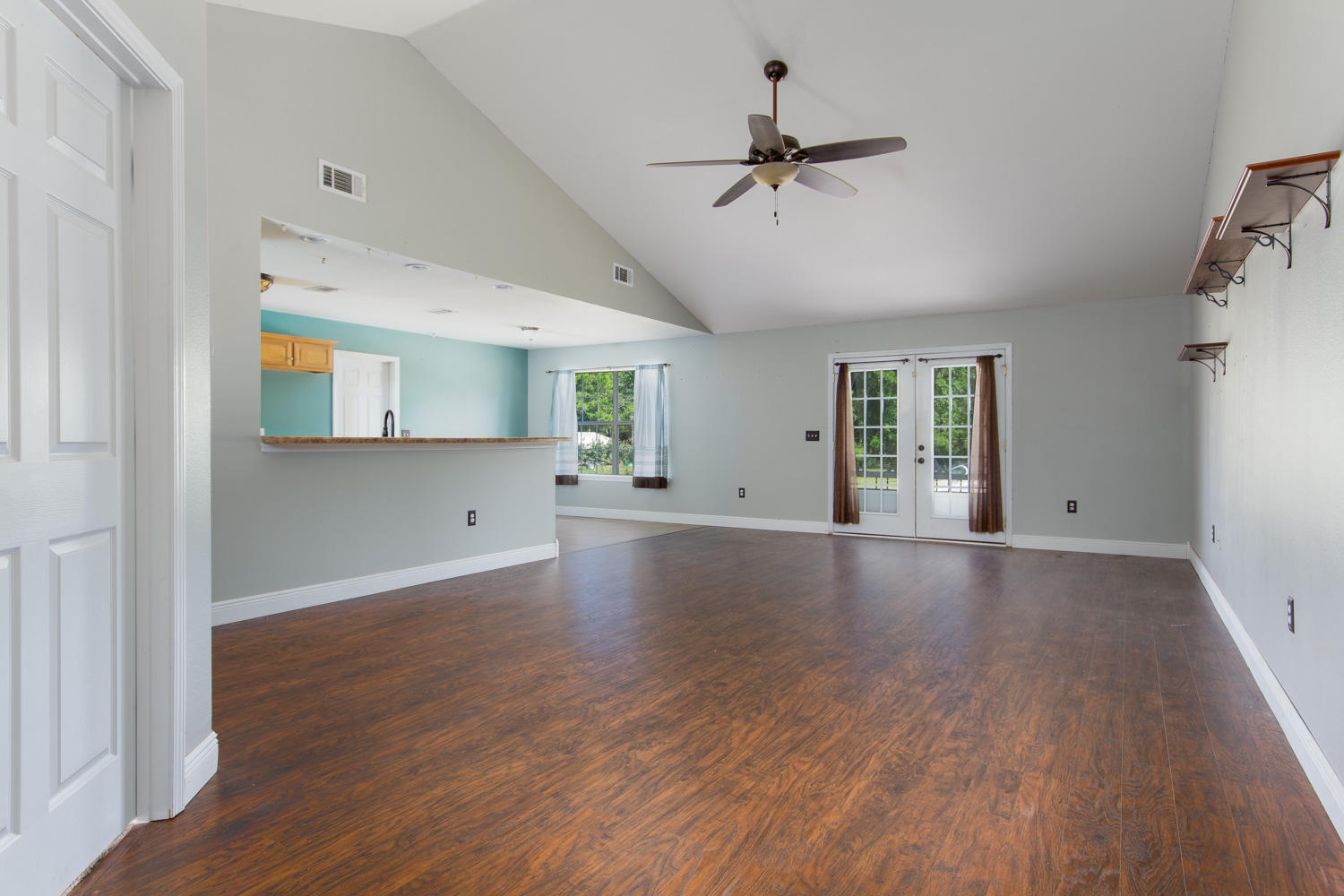 4039 Randi Road Crestview, FL 32539 - Photo 4 of 25 Gallery Image 4