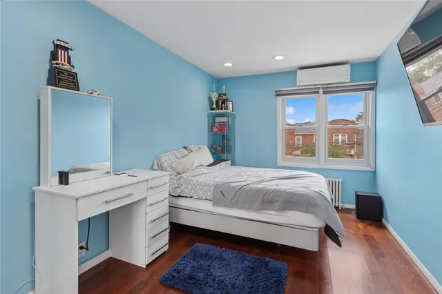 $1,515,000 | 82-15 Penelope Avenue | Middle Village