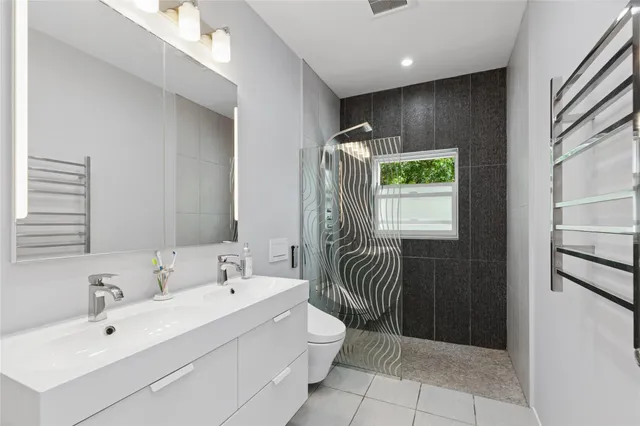 $1,515,000 | 82-15 Penelope Avenue | Middle Village