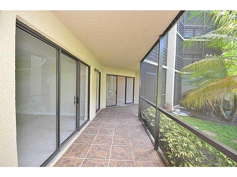 5901 Camino Del Sol, Unit 107 Boca Raton, FL 33433 - Photo 18 of 28 Exterior Front