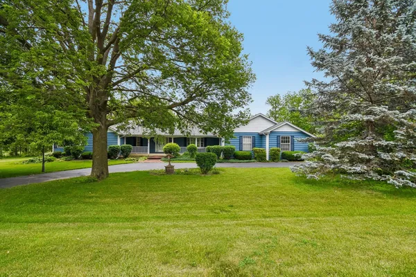 $599,900 | 6S155 West Ridge Drive, Aurora, IL 60506