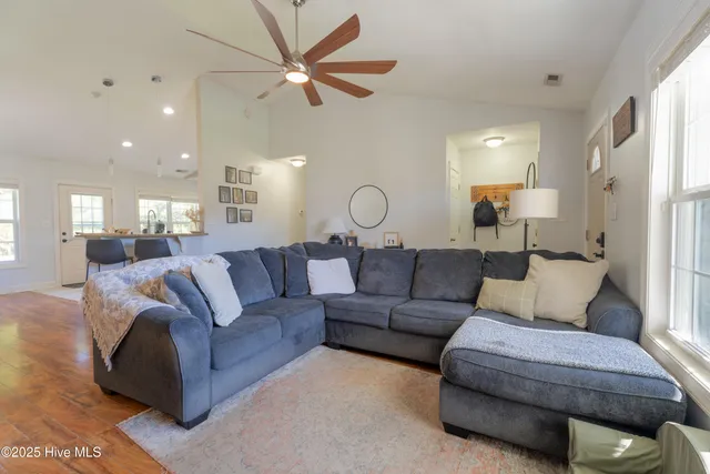 $290,000 | 415 Stanford Court, Maysville, NC 28555