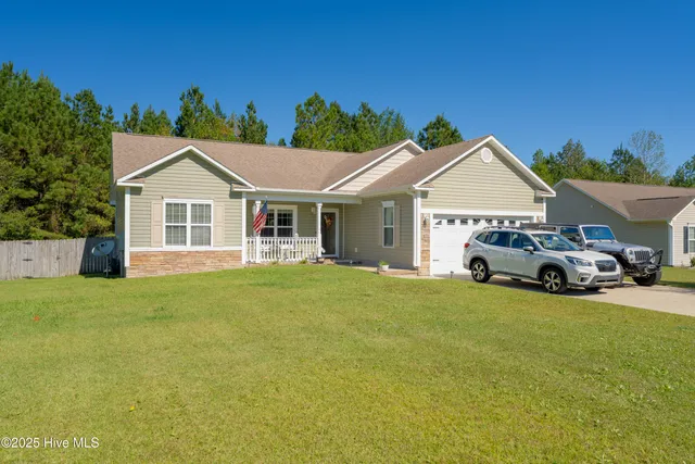 $290,000 | 415 Stanford Court, Maysville, NC 28555