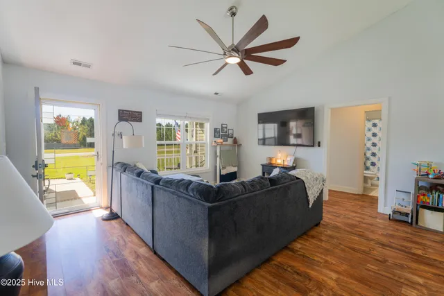 $290,000 | 415 Stanford Court, Maysville, NC 28555