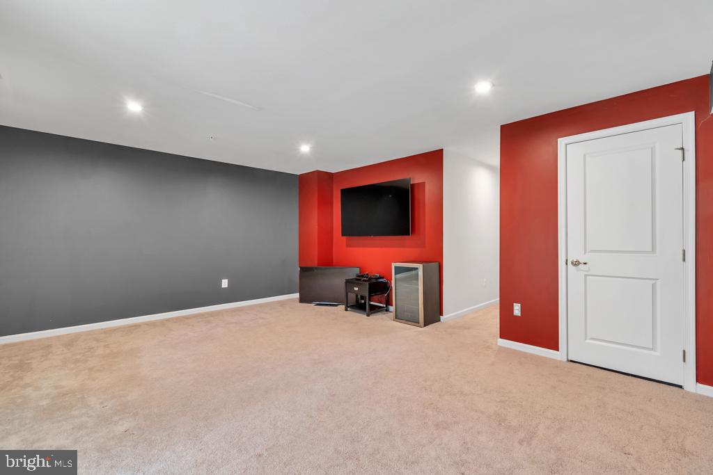 1833 Wind Gate Road Halethorpe, MD 21227 - Photo 3 of 54 Family room 1st level