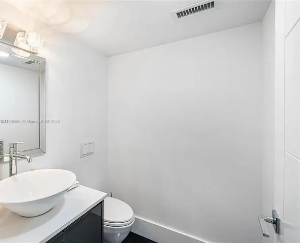 $9,000 | 1717 North Bayshore Drive, Unit A3545, Miami, FL 33132