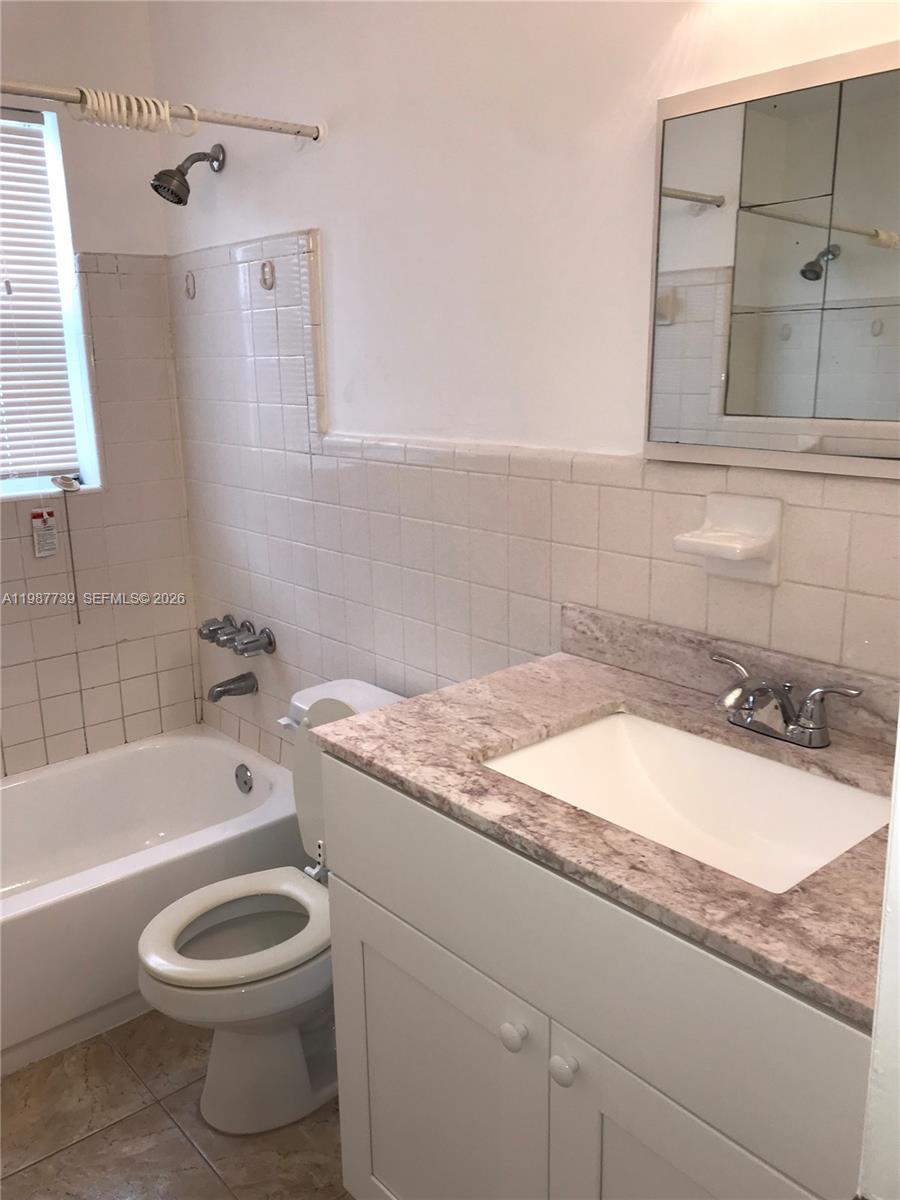 2829 Jackson Street, Unit 3 Hollywood, FL 33020 - Photo 9 of 13 Photo 9