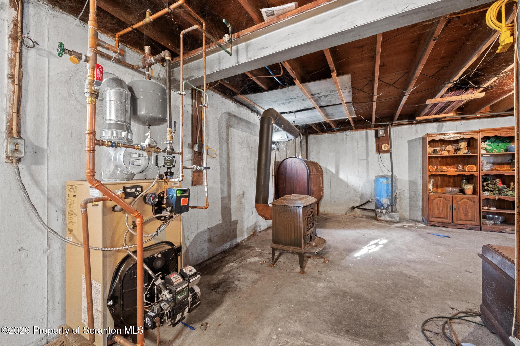 82 Jubilee Road Gouldsboro, PA 18424 - Photo 18 of 39 a view of a room with gym equipment