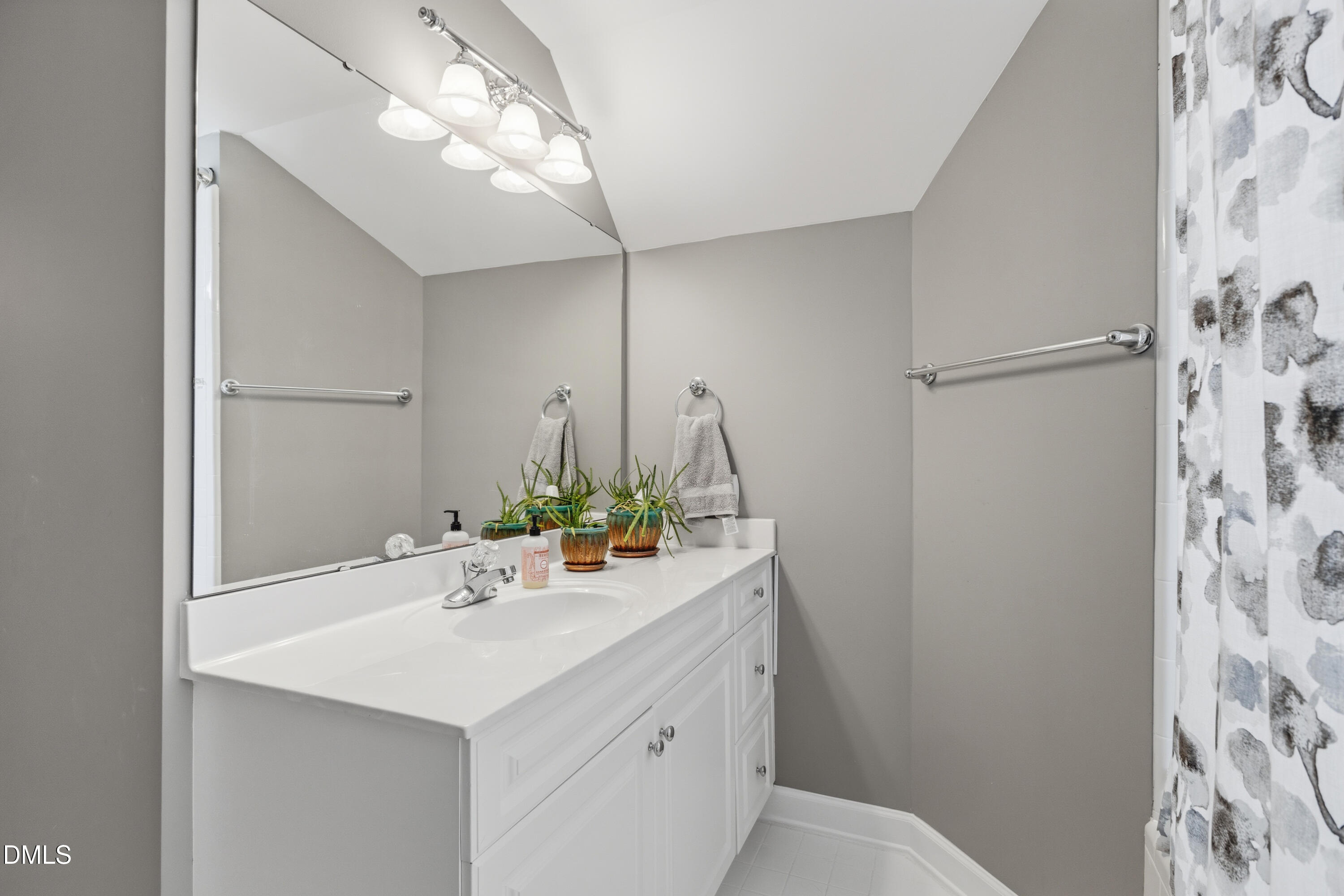 8005 Oneal Road Raleigh, NC 27613 - Photo 28 of 62