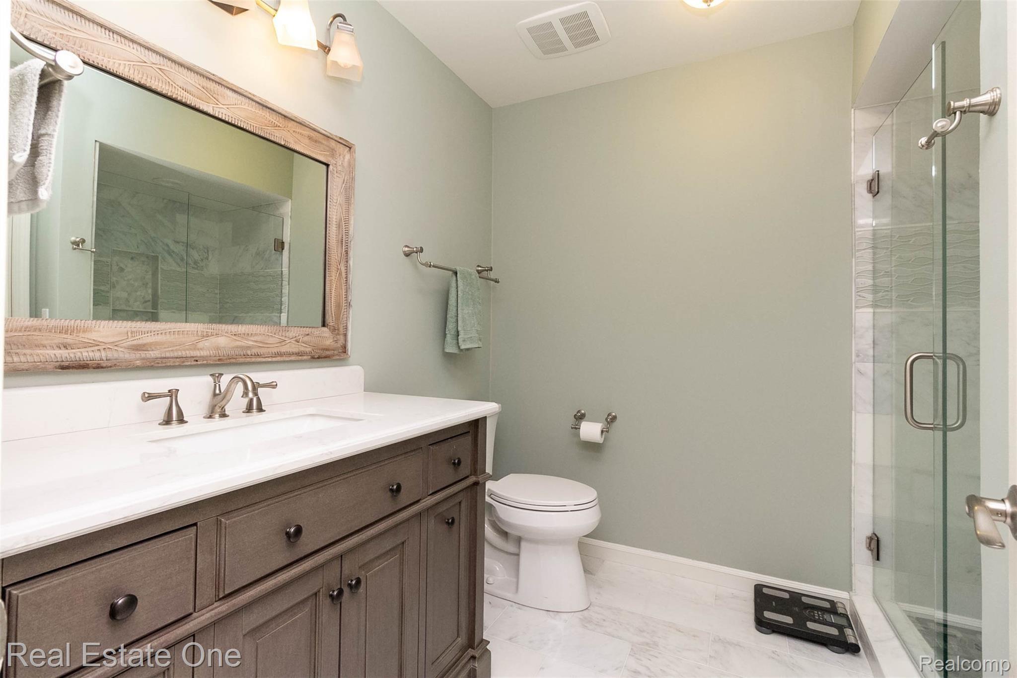 1255 Seville Road Rochester, MI 48309 - Photo 22 of 58 22.jpg