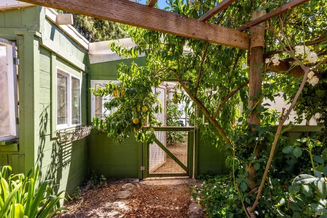 $2,195,000 | 4038 East 3rd Avenue, Napa, CA 94558