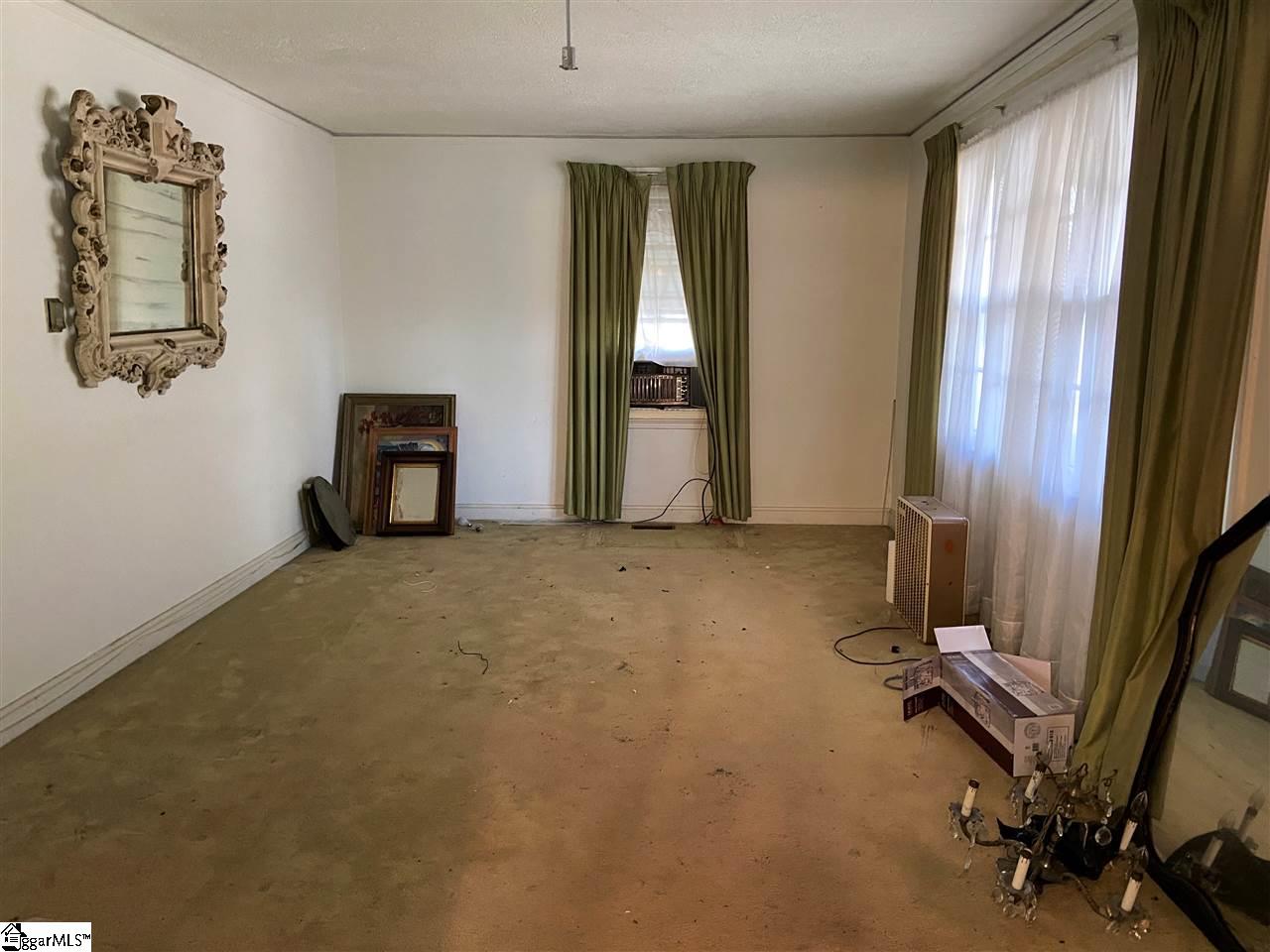 212 Glenn Road Greenville, SC 29607 - Photo 2 of 16 Gallery Image 2