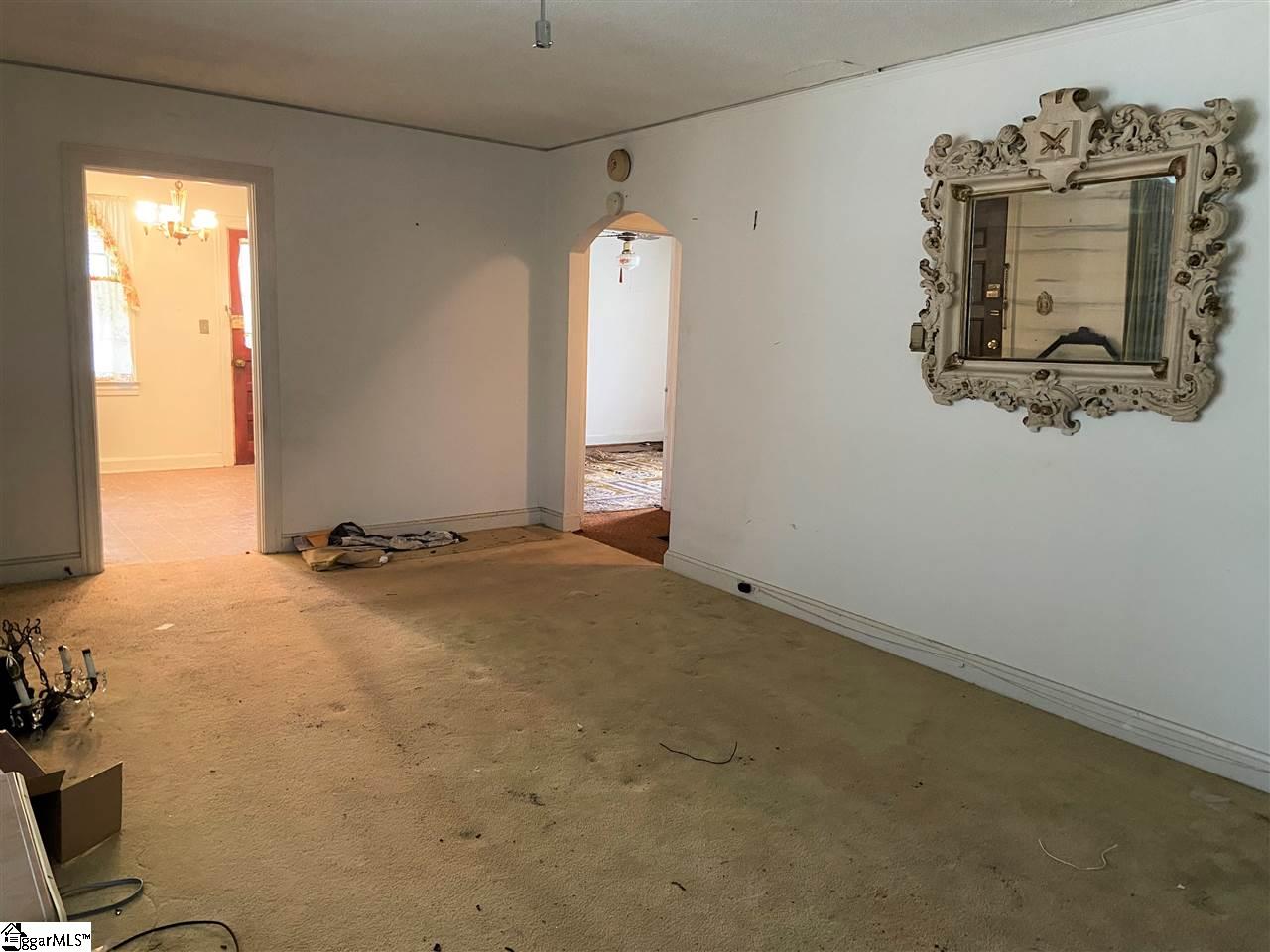 212 Glenn Road Greenville, SC 29607 - Photo 4 of 16 Gallery Image 4