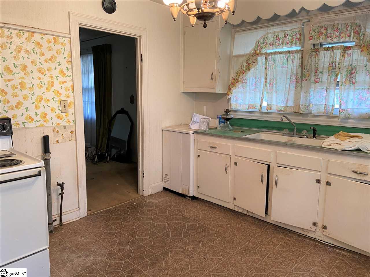 212 Glenn Road Greenville, SC 29607 - Photo 7 of 16 Gallery Image 7