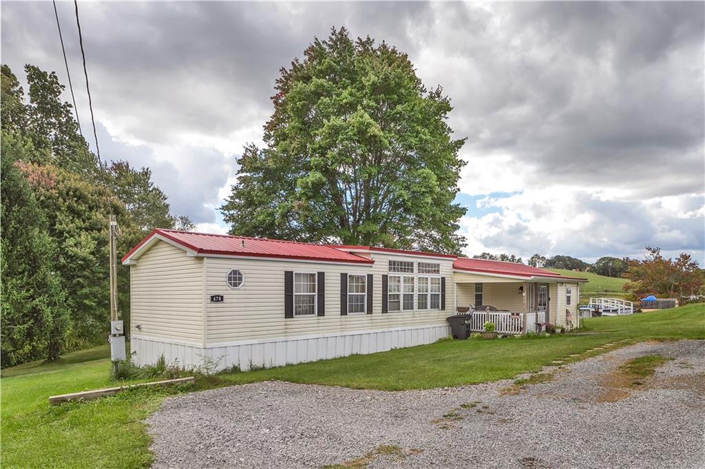 442 Frew Road Ellwood City, PA 16117 - Photo 3 of 23 Gallery Image 3