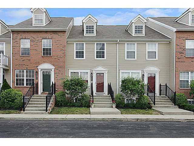 8273 Bruntsfield Road Columbus, OH 43235 - Photo 3 of 25