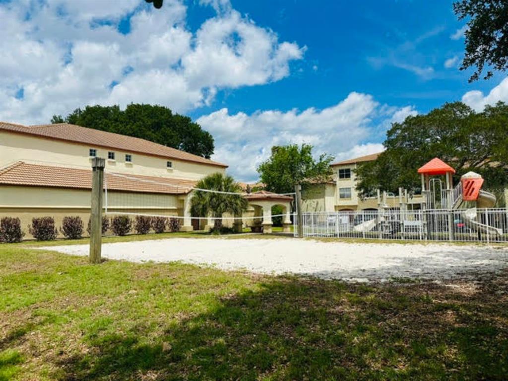 822 Camargo Way, Unit 204 Altamonte Springs, FL 32714 - Photo 27 of 32 a view of a basket ball ground