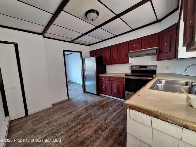 $1,100 | 734 Delaware Street, Unit 1, Forest City, PA 18421