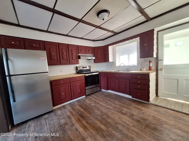 $1,100 | 734 Delaware Street, Unit 1, Forest City, PA 18421