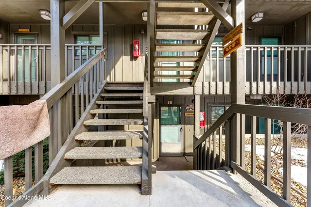 $799,000 | 586 Hagman Road, Unit 1C, Nordman, ID 83848