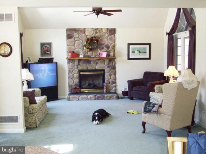 1867 Old Elk Neck Road Elkton, MD 21921 - Photo 22 of 30 Living Room #3