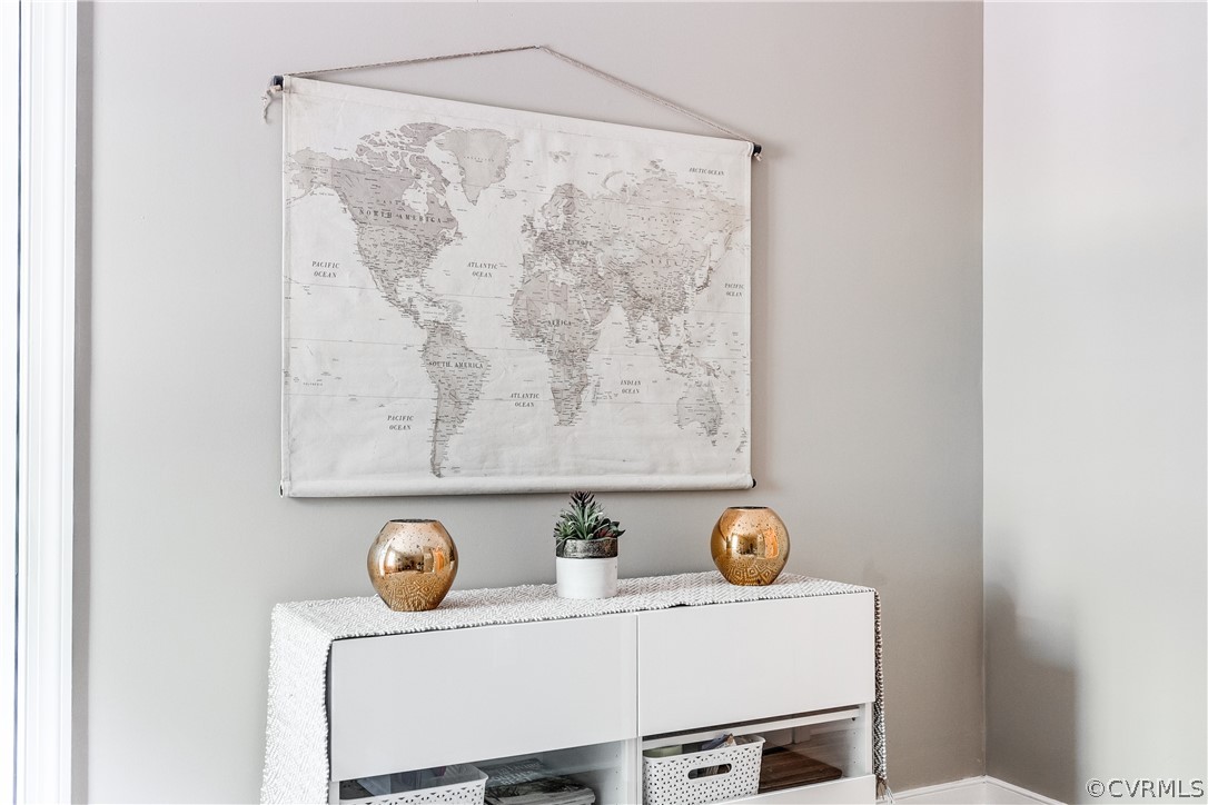 2340 Pathfinder Circle Richmond, VA 23294 - Photo 16 of 23 a close view of dining table with chairs