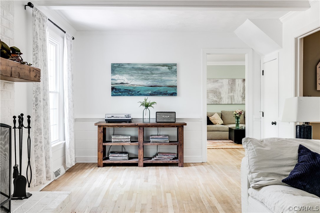 2340 Pathfinder Circle Richmond, VA 23294 - Photo 6 of 23 a view of a livingroom with furniture and a flat screen tv