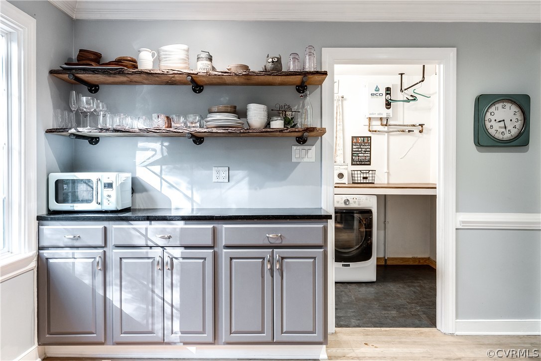 2340 Pathfinder Circle Richmond, VA 23294 - Photo 9 of 23 a kitchen with stainless steel appliances granite countertop a stove and cabinets