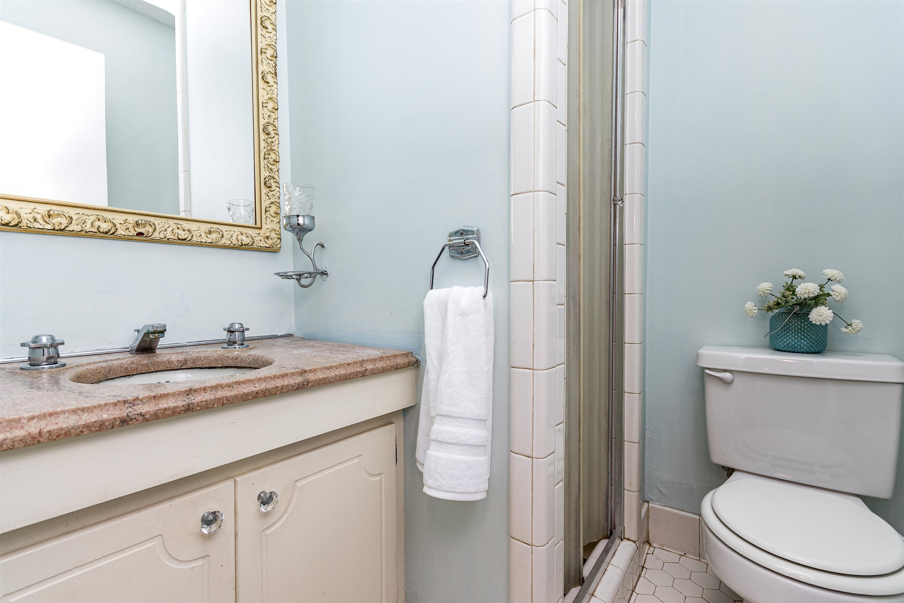 6467 Cleveland Road Clayton, NC 27520 - Photo 21 of 54 First Floor Full Bathroom