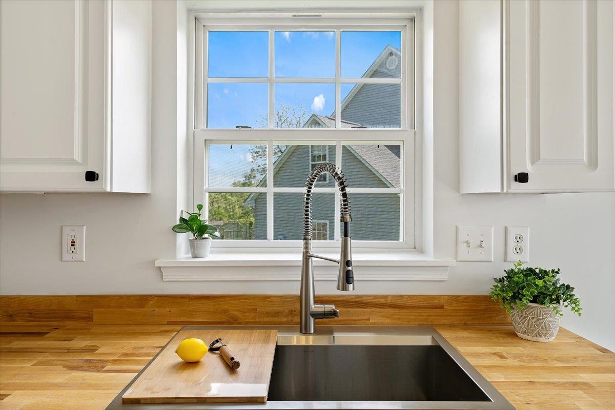 216 Kingsport Road Waynesboro, VA 22980 - Photo 14 of 50 a kitchen with a sink and window