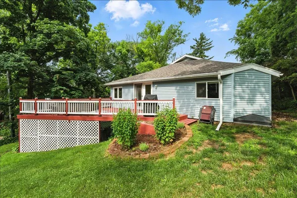$385,900 | W9354 Oakland Road, Cambridge, WI 53523