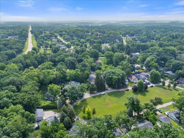 $385,900 | W9354 Oakland Road, Cambridge, WI 53523