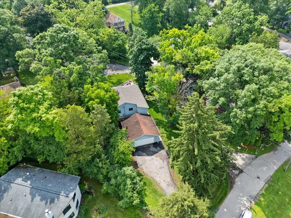 $385,900 | W9354 Oakland Road, Cambridge, WI 53523