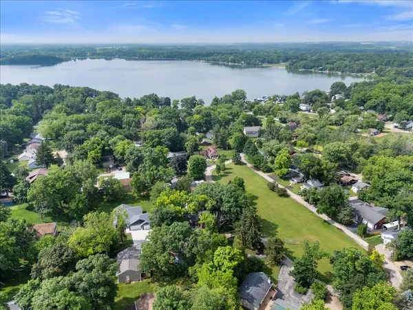 $385,900 | W9354 Oakland Road, Cambridge, WI 53523