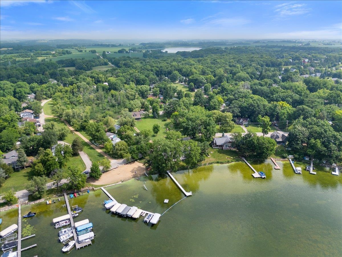 W9354 Oakland Road Cambridge, WI 53523 - Photo 31 of 34