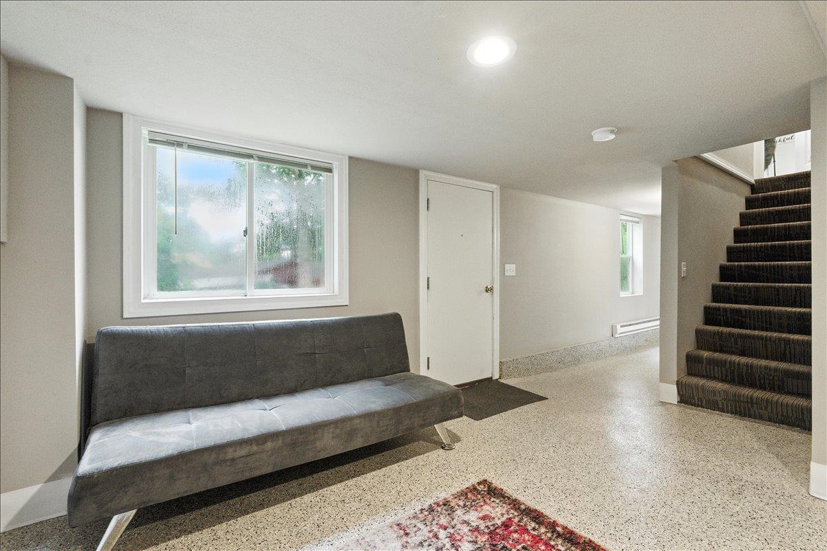 W9354 Oakland Road Cambridge, WI 53523 - Photo 7 of 34