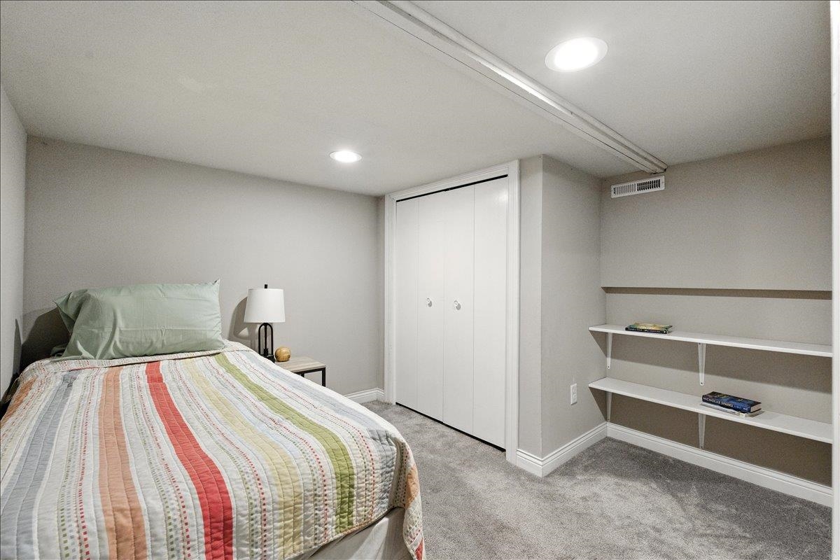 W9354 Oakland Road Cambridge, WI 53523 - Photo 8 of 34