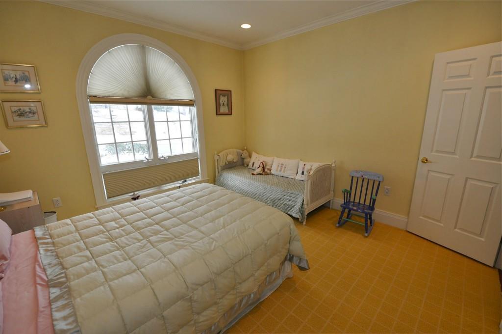 20 Muirfield Road Cumberland Center, ME 04021 - Photo 10 of 16 Wonderful bedroom with a lovely...