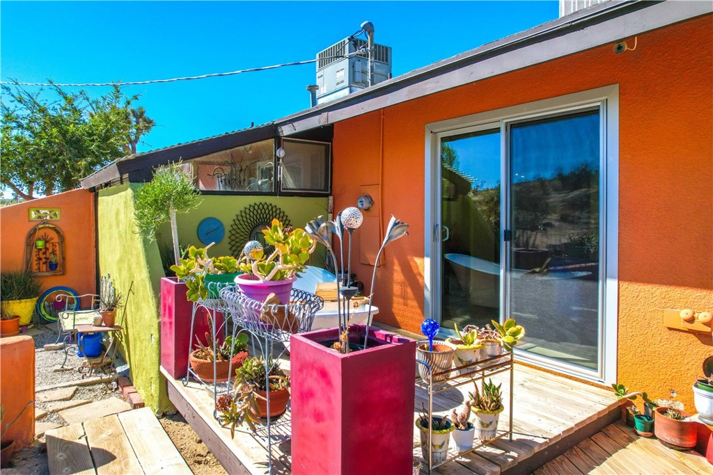 59489 Onaga Trail Joshua Tree, CA 92252 - Photo 35 of 73 a view of outdoor space with seating area