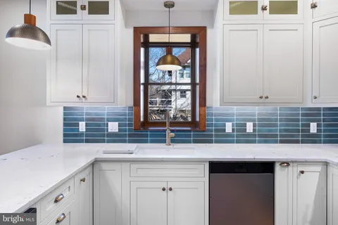 $535,000 | 213 Philadelphia Pike, Wilmington, DE 19809