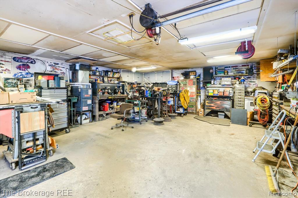 9050 East Bristol Road Davison, MI 48423 - Photo 23 of 83 Gallery Image 23